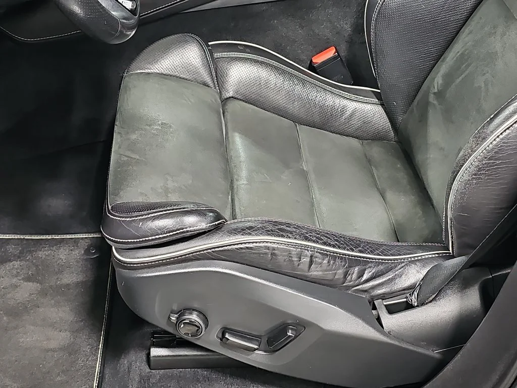 Used 2017 Black Volvo T6 R-Design image 31