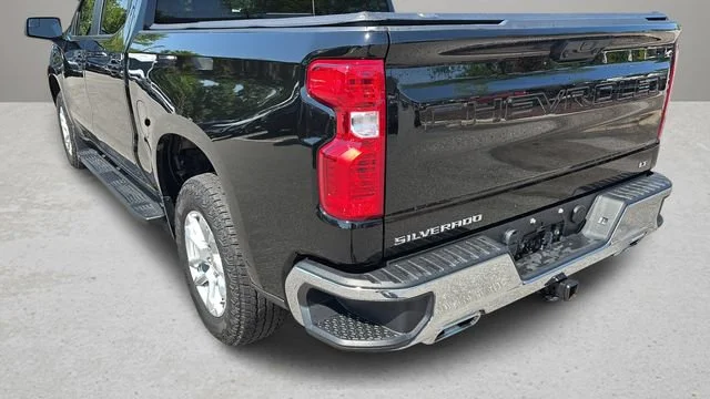 Used 2025 Black Chevrolet LT image 31