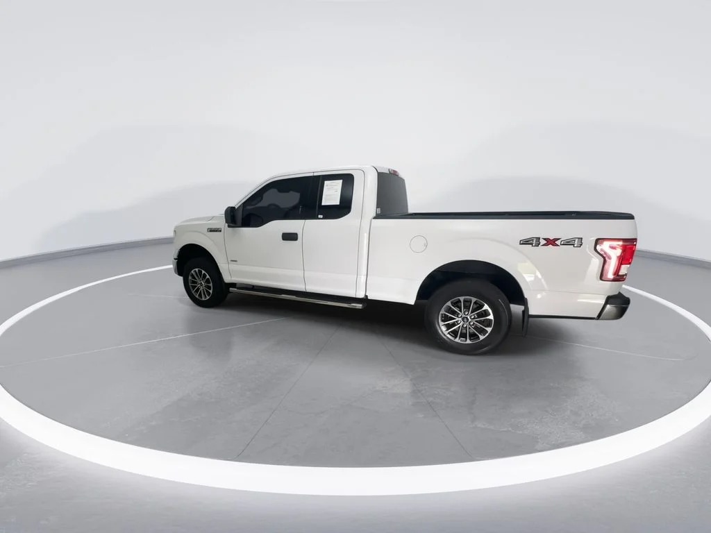 Used 2015 White Ford Lariat image 2