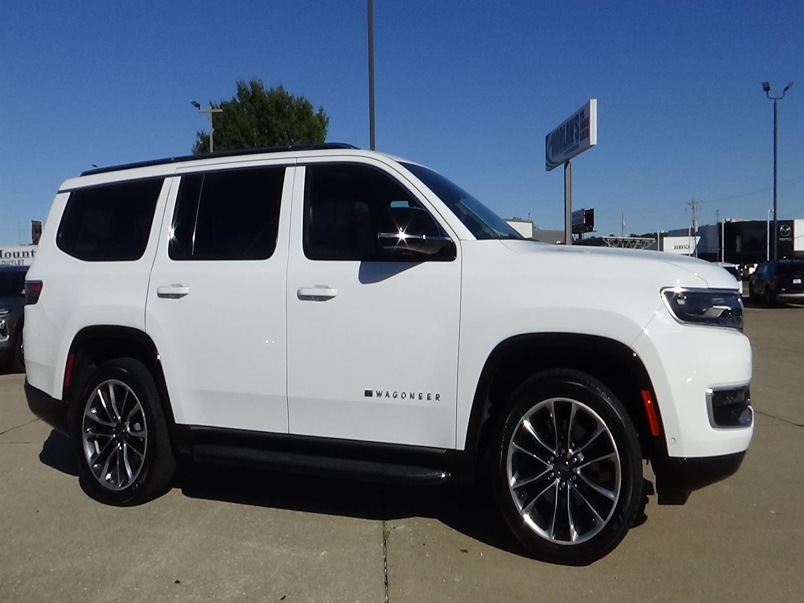 Used 2023 Bright White Clear Coat (pw7) Jeep Series II image 6