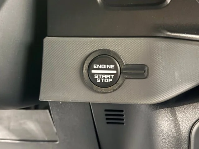 Used 2022 Green Ford Base image 16