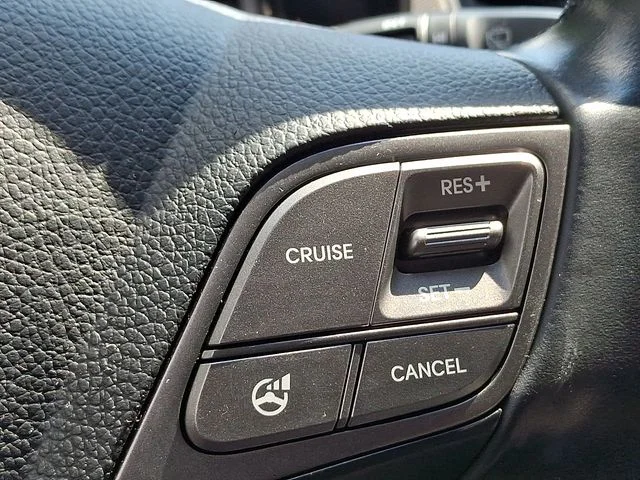 Used 2013 White Hyundai Base image 27