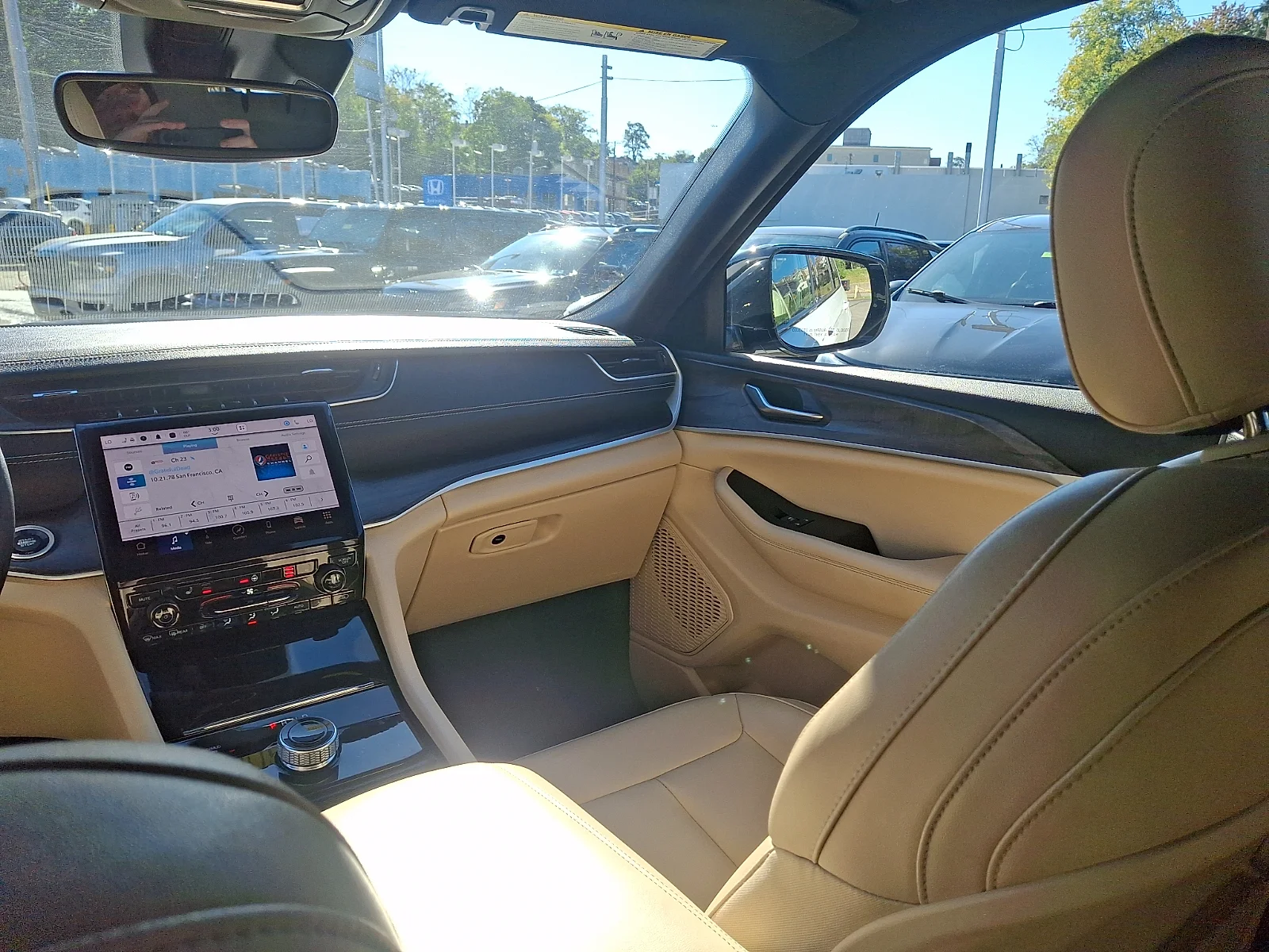 Used 2023 White Jeep Limited image 16