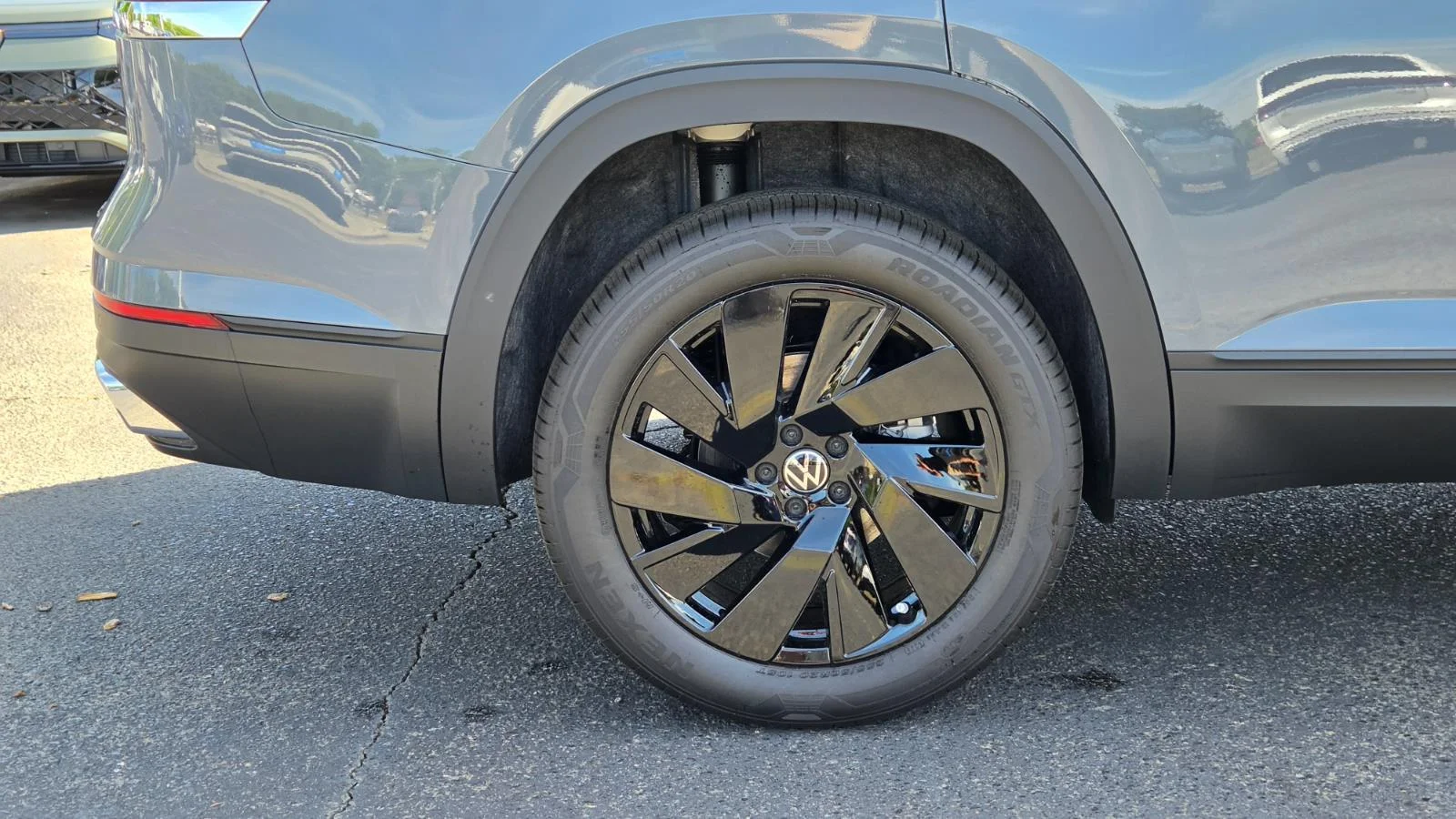 New 2026 Pure Gray Volkswagen 2.0T SE w/Technology image 18