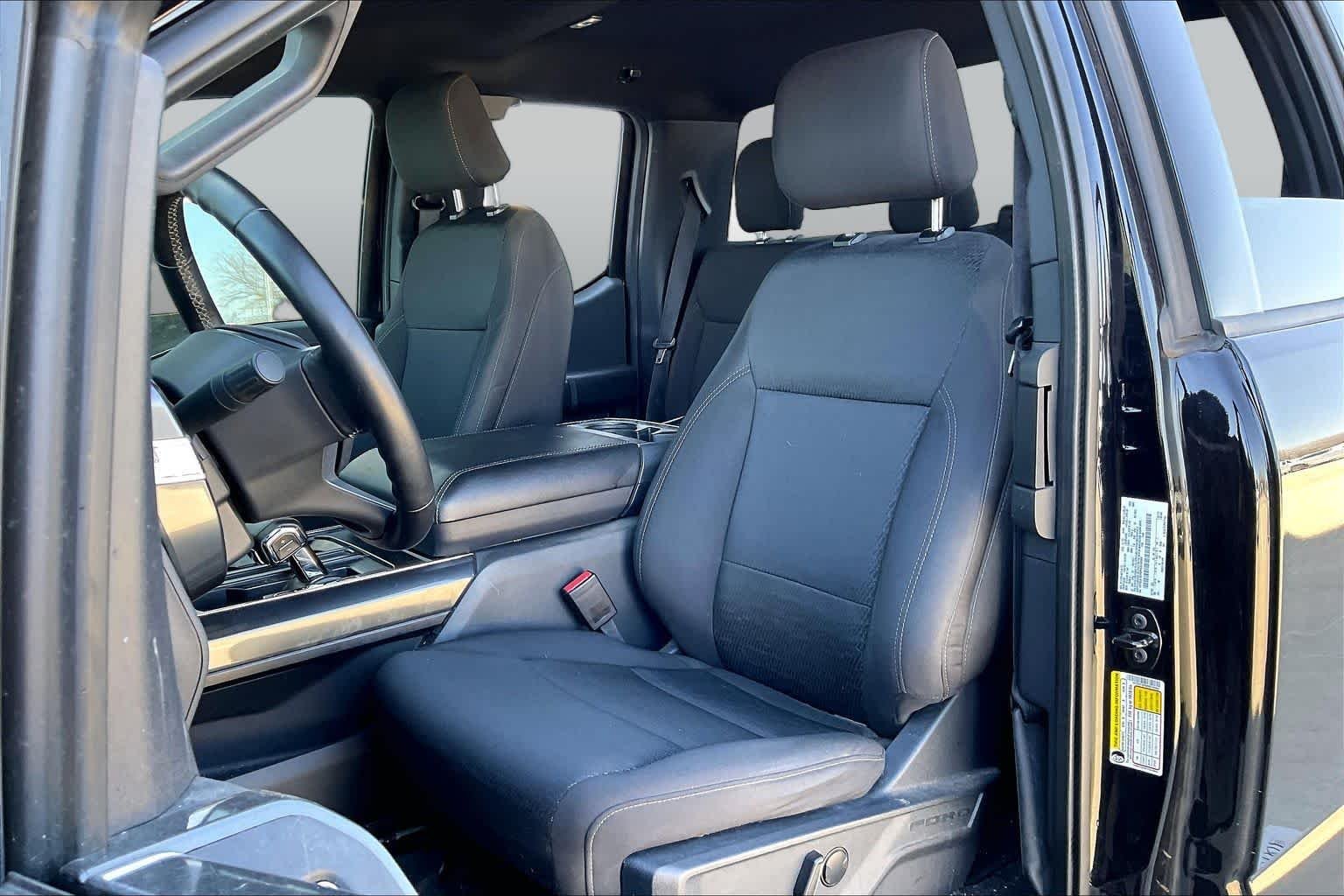 Used 2023 Agate Black Metallic Ford XLT image 14