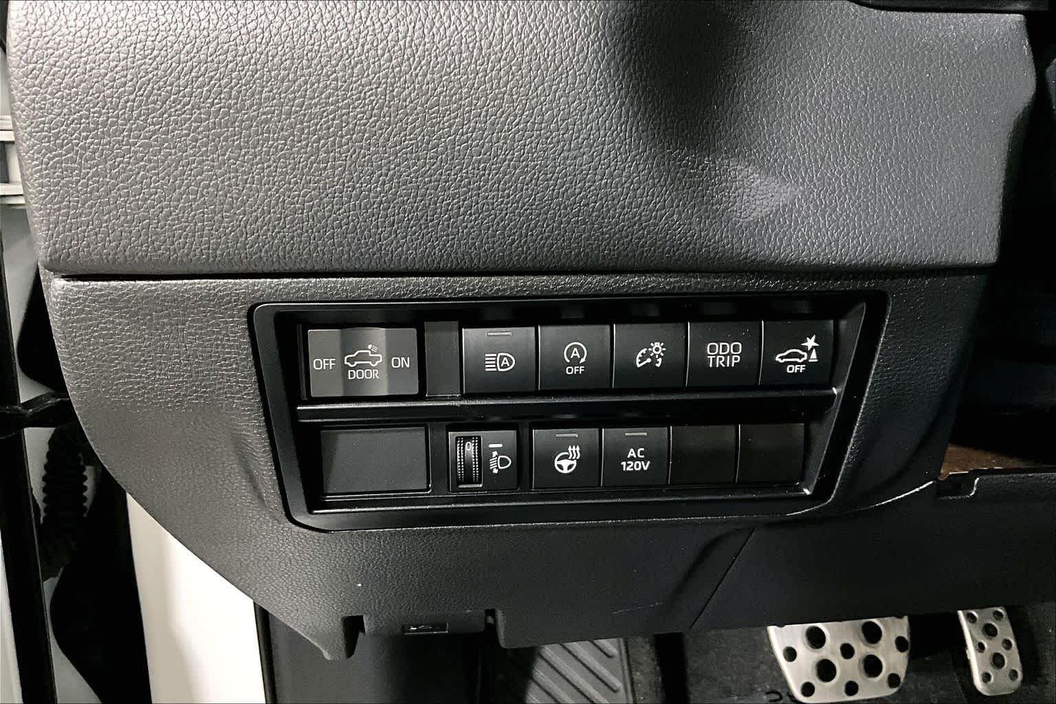 Used 2023 Wind Chill Pearl Toyota Limited image 35