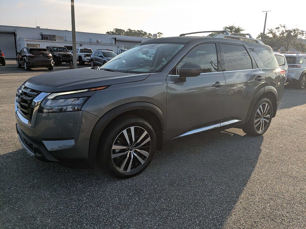 Used 2025 Gun Metallic Nissan Platinum image 8