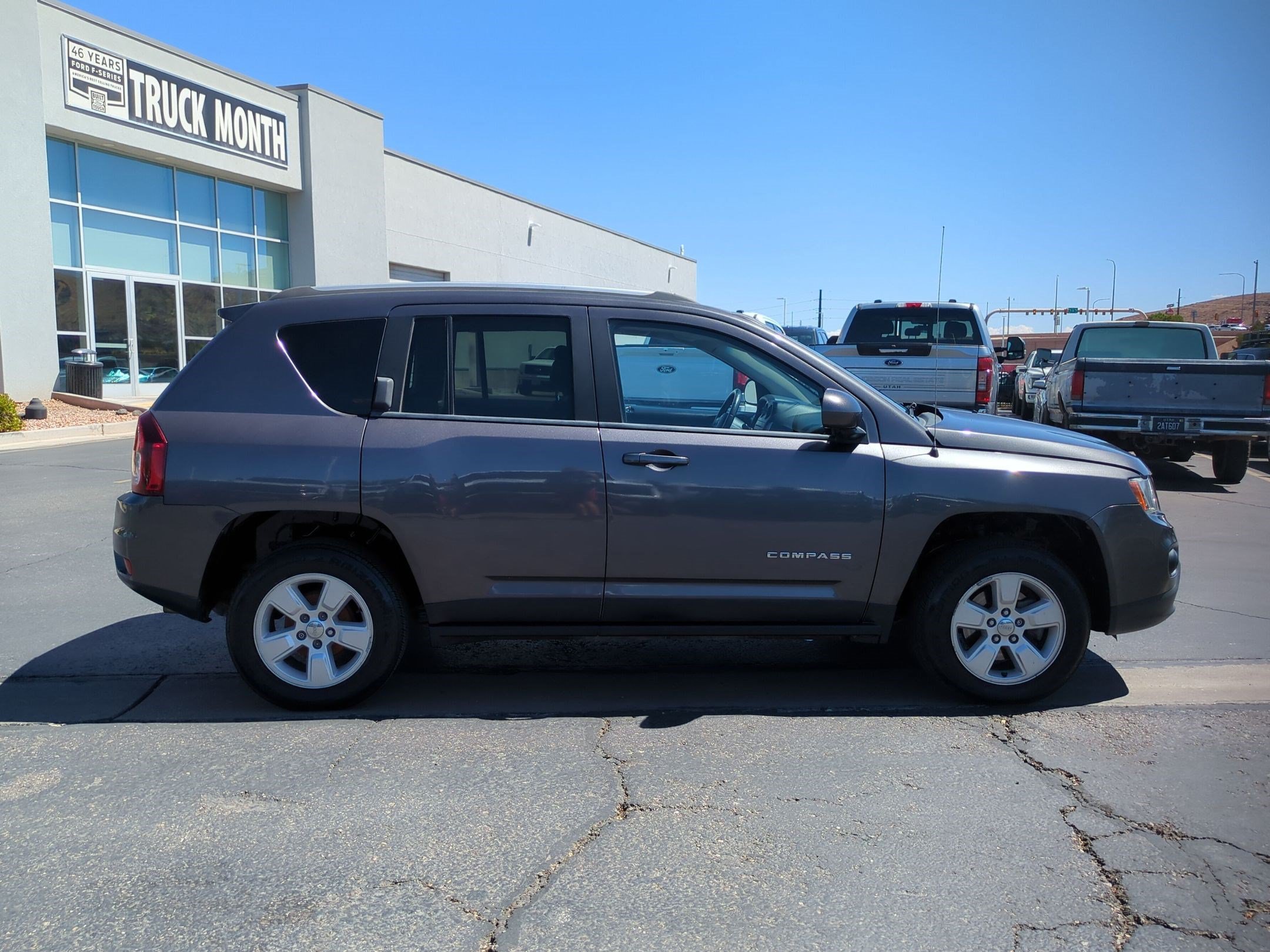 Used 2017 Jeep Compass Latitude with VIN 1C4NJCEB4HD162944 for sale in St. George, UT