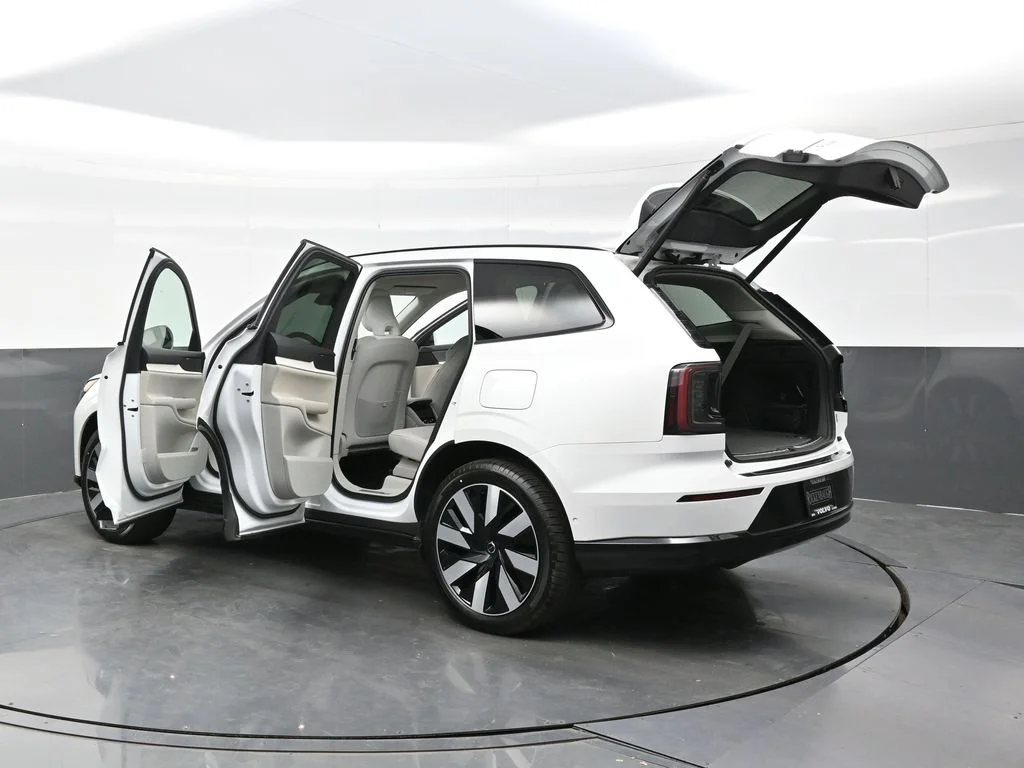 New 2026 Crystal White Volvo Twin Motor Plus image 45