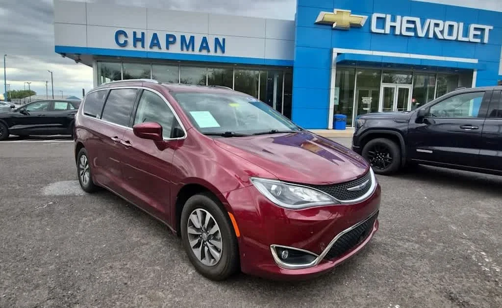 2020 Chrysler Pacifica Touring L Plus's photo