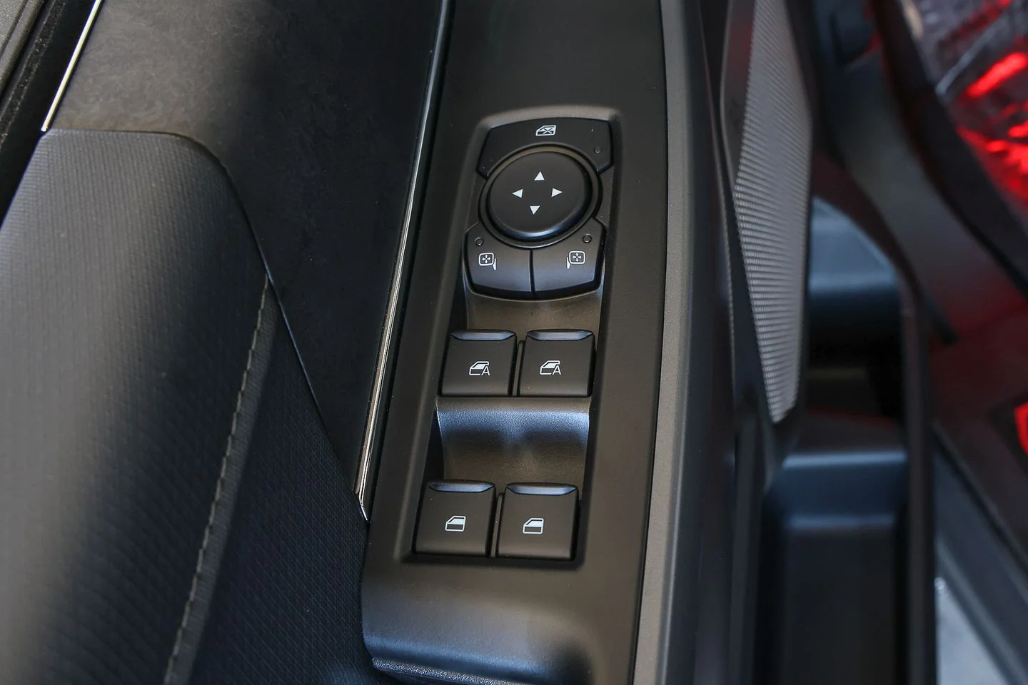 New 2026 Carbonized Gray Metallic Ford XLT image 40