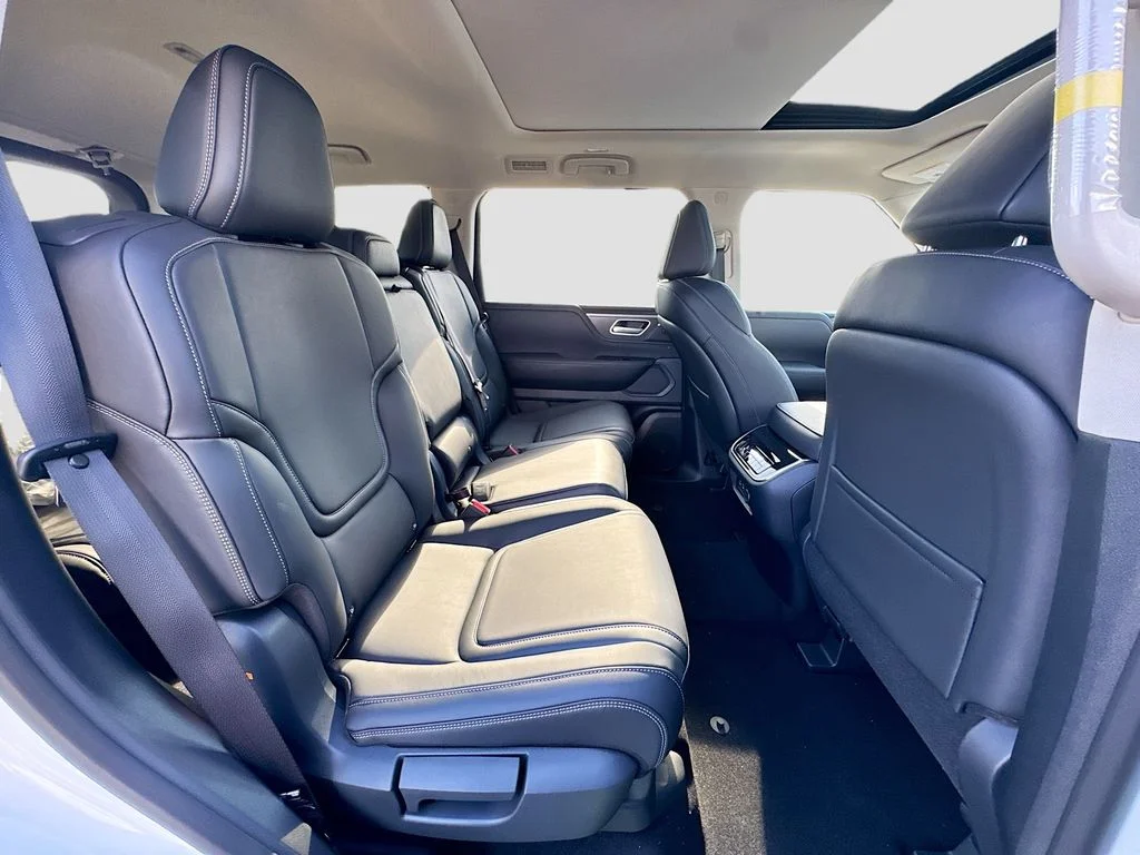 New 2026 RADIANT WHITE INFINITI Pure 2WD image 30
