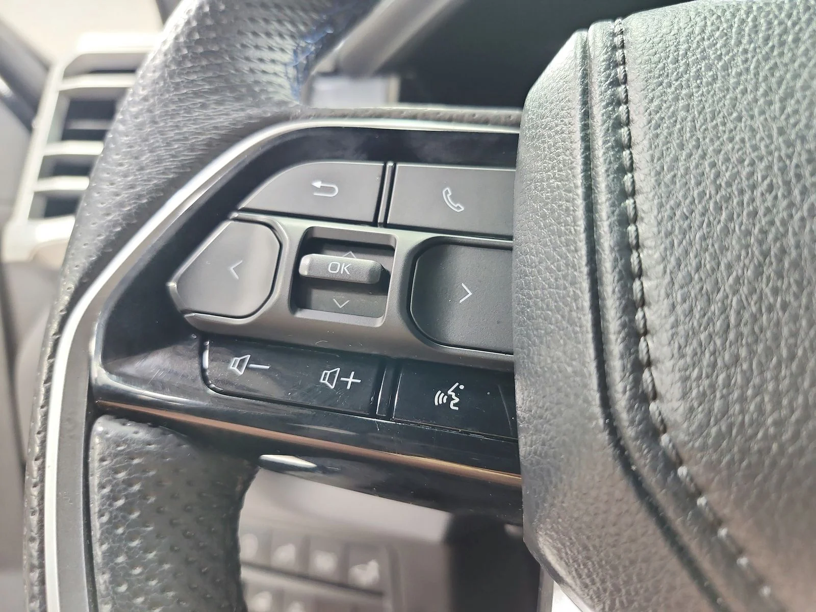 Used 2024 Black Toyota Platinum image 26