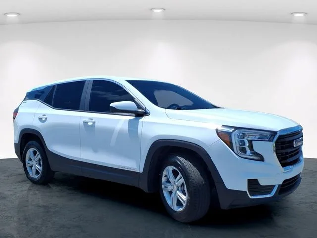 Used 2023 White GMC SLE image 5