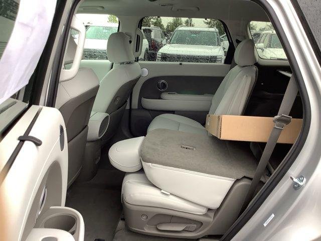 New 2026 Silver Metallic Hyundai SEL Premium image 10