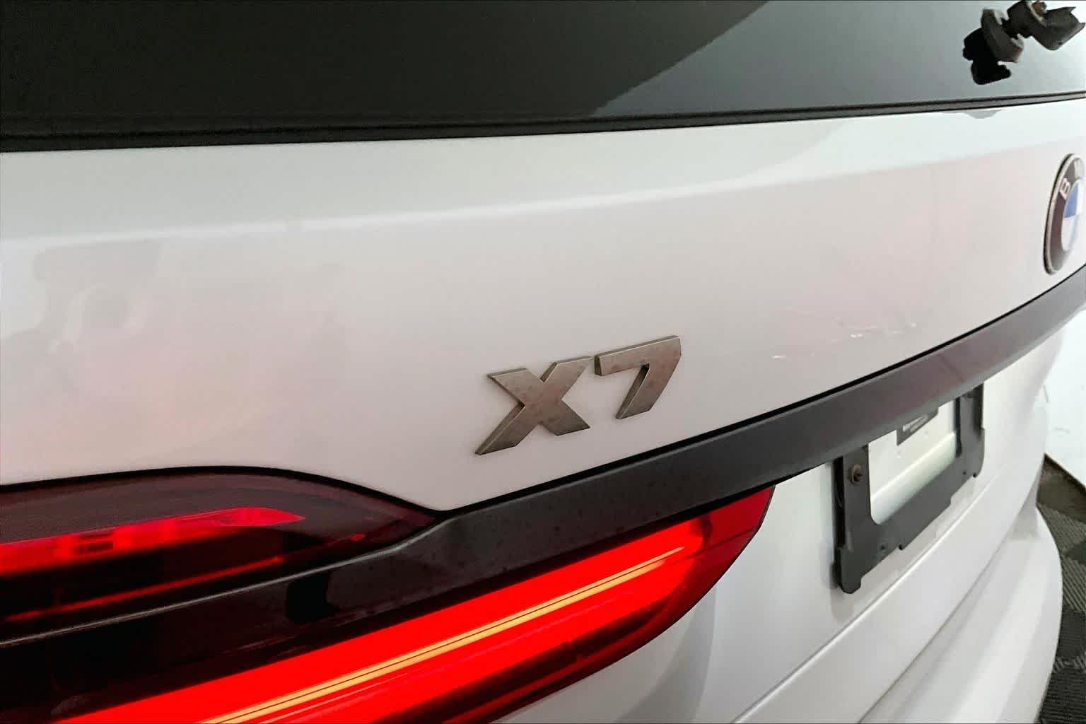 Used 2020 Alpine White BMW M50i image 10