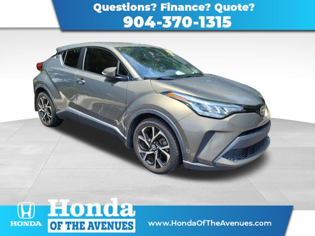 2021 Toyota C-HR XLE's photo