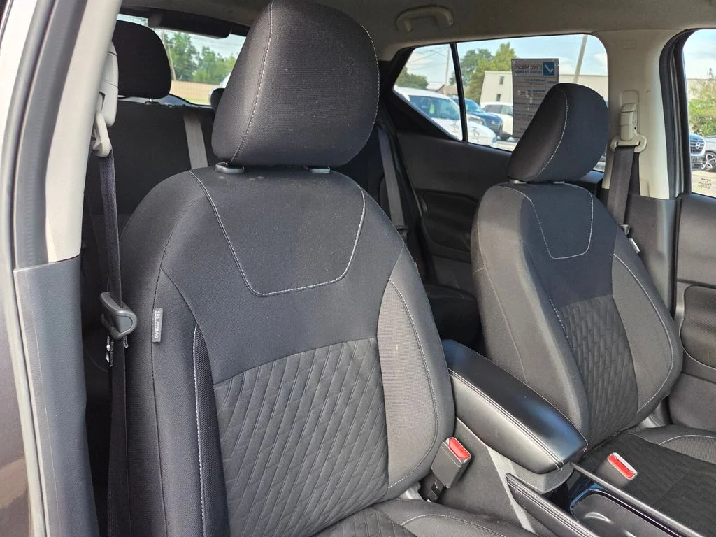 Used 2024 Gray Nissan SV image 27