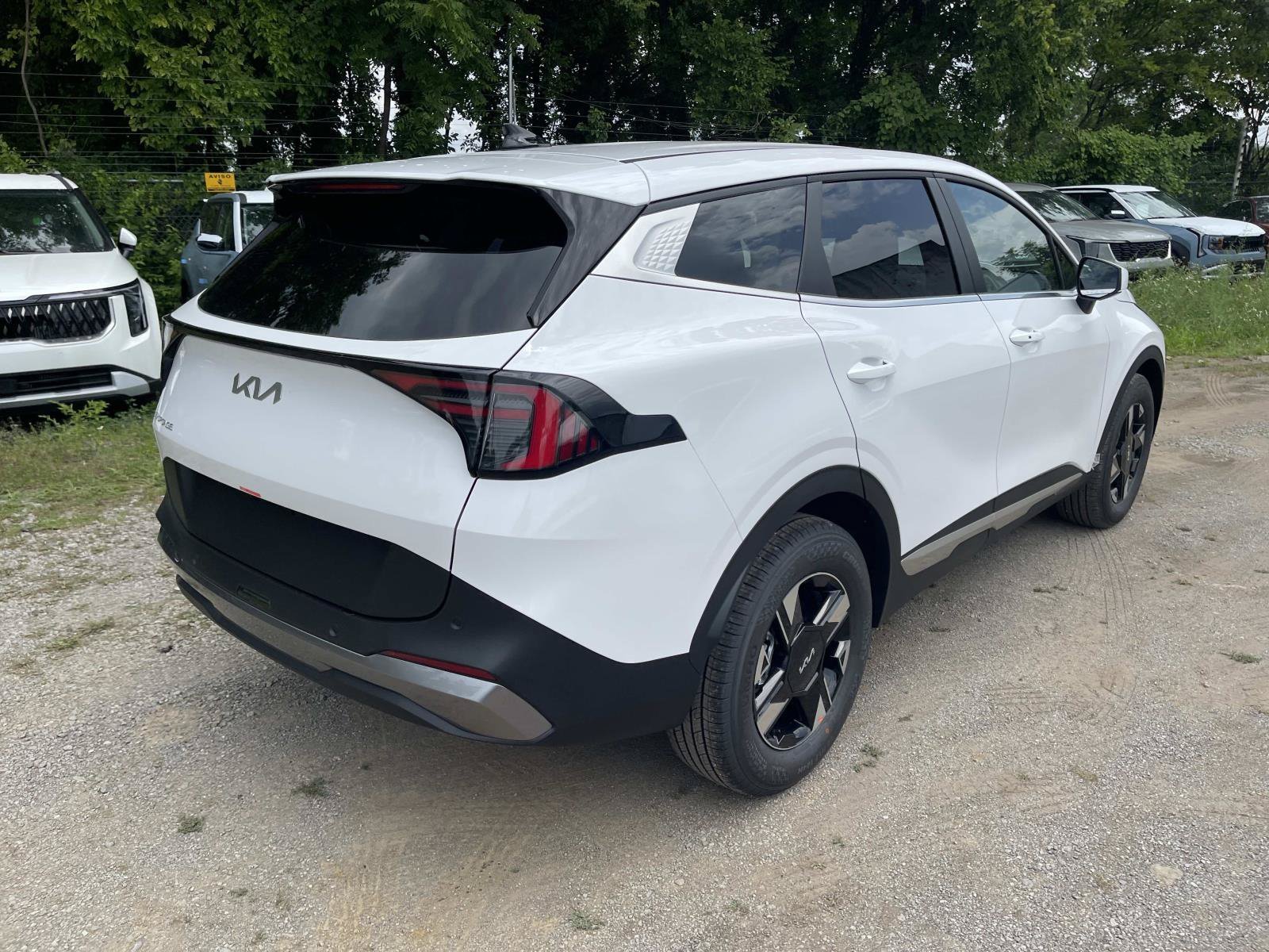 New 2026 Glacial White Pearl Kia LX image 3