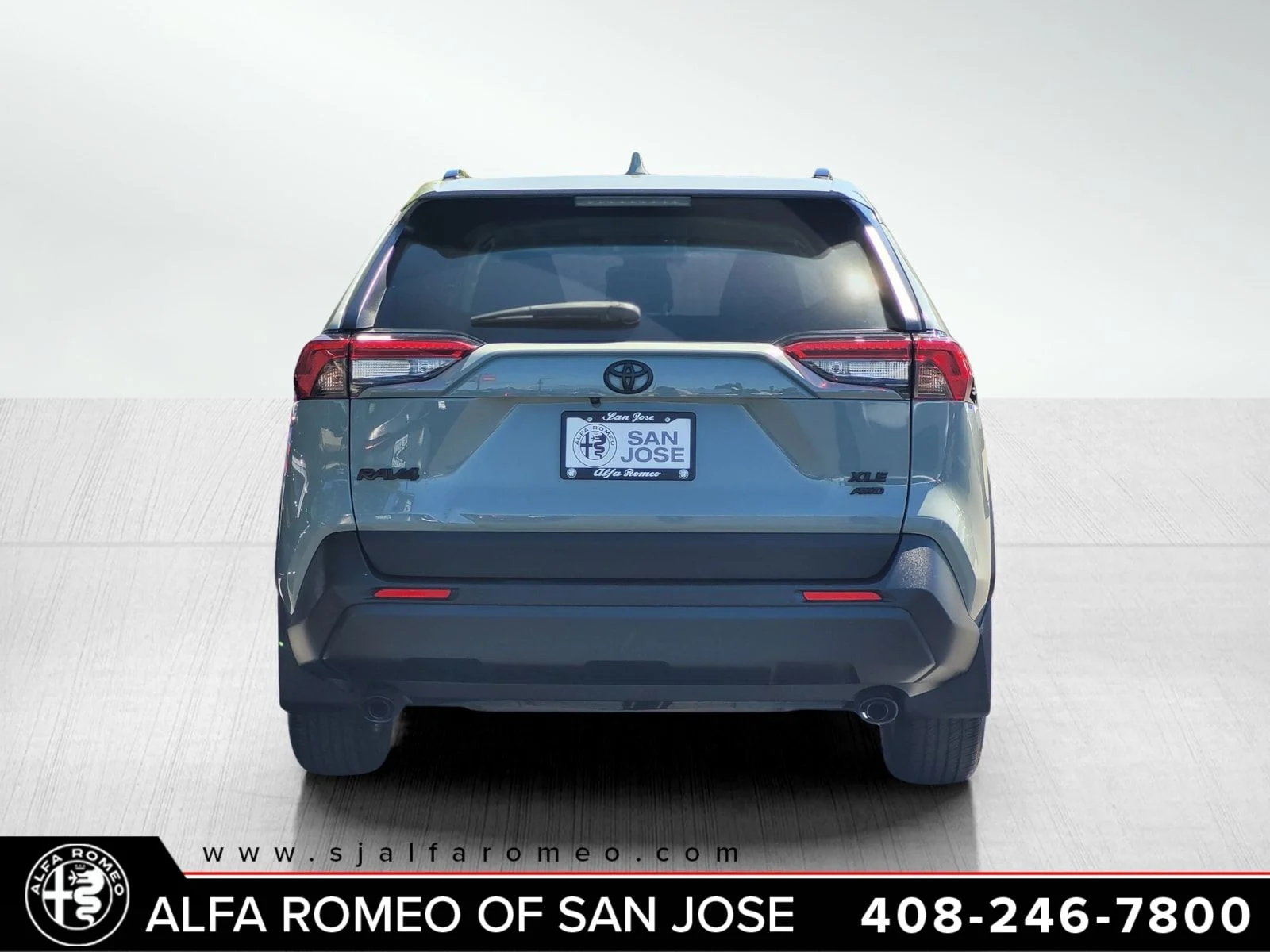 Used 2023  Toyota XLE image 4