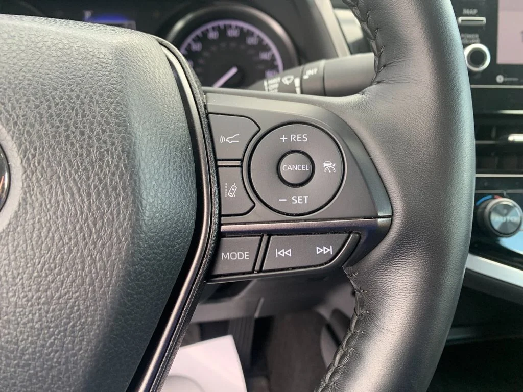 Used 2022 Silver Toyota SE image 28