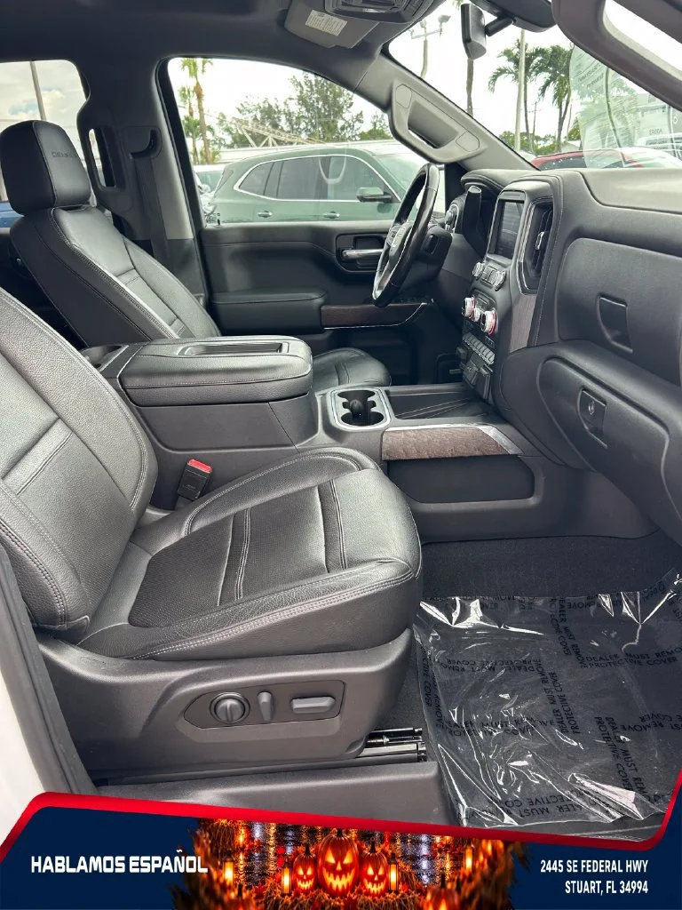 Used 2021 WHITE FROST TRICOAT GMC Denali image 30