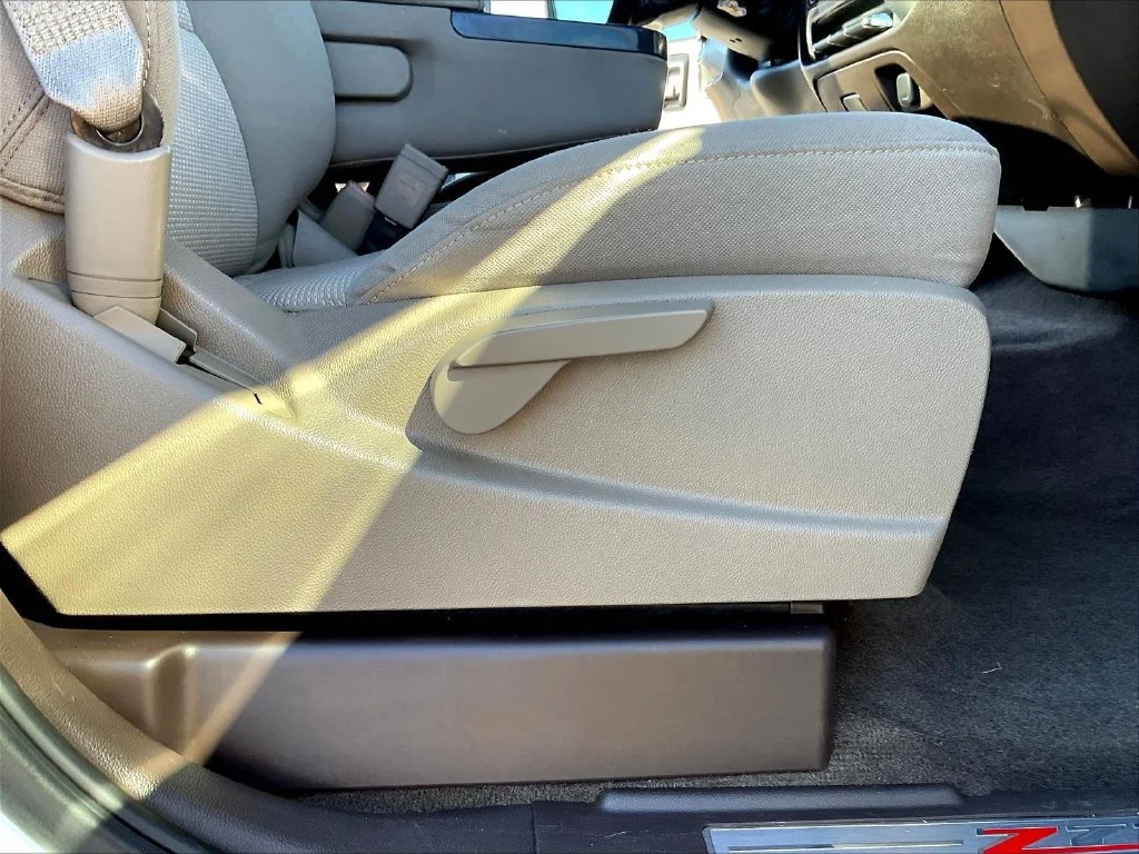 Used 2016 White Chevrolet LT image 38