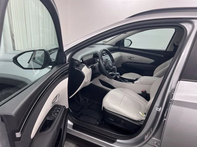 Used 2023 Silver Hyundai SEL image 12