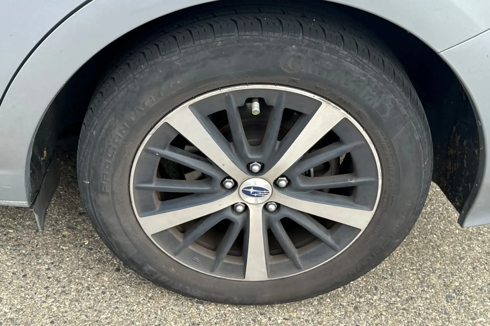 Used 2023 Ice Silver Metallic Subaru Premium image 18