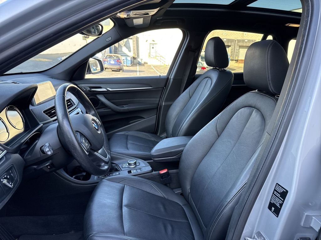 Used 2019 Silver BMW xDrive28i image 3