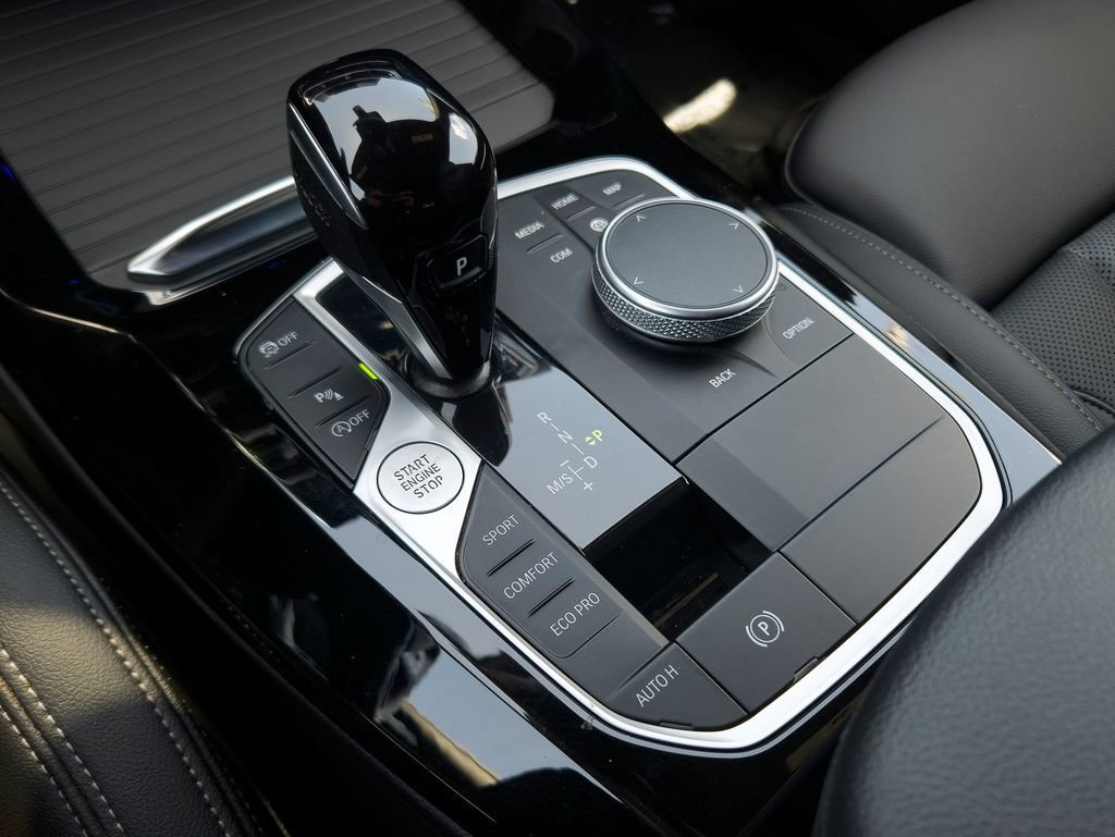 Used 2024 Jet Black BMW sDrive30i image 10