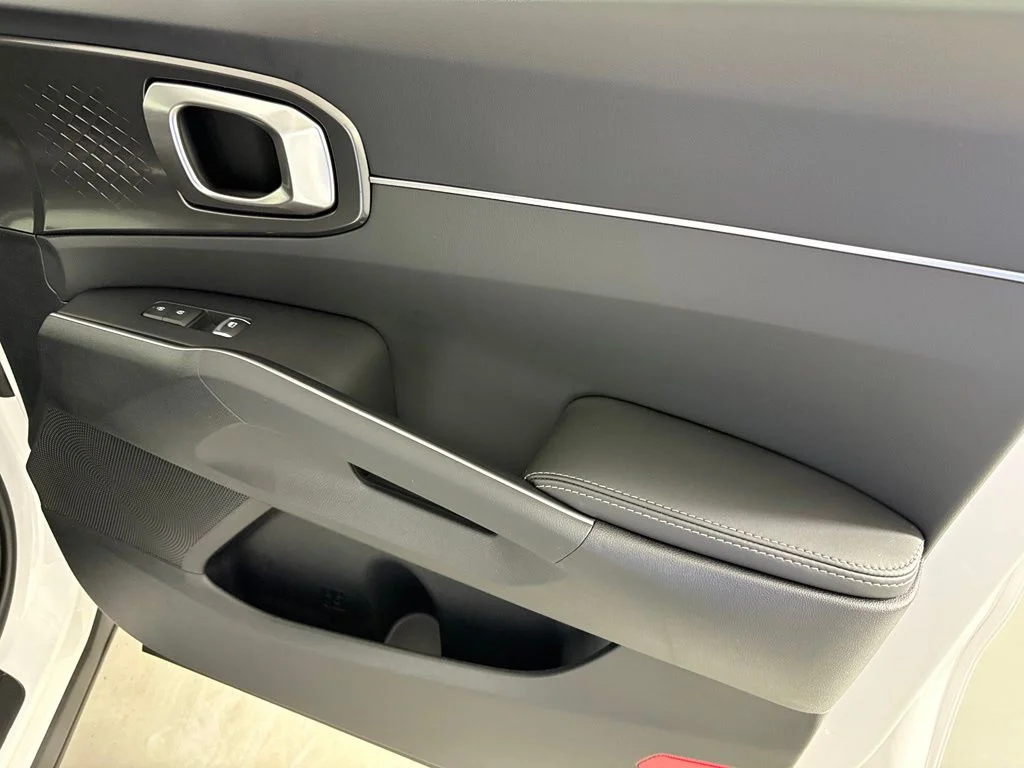New 2026 Glacial White Pearl Kia LX image 43