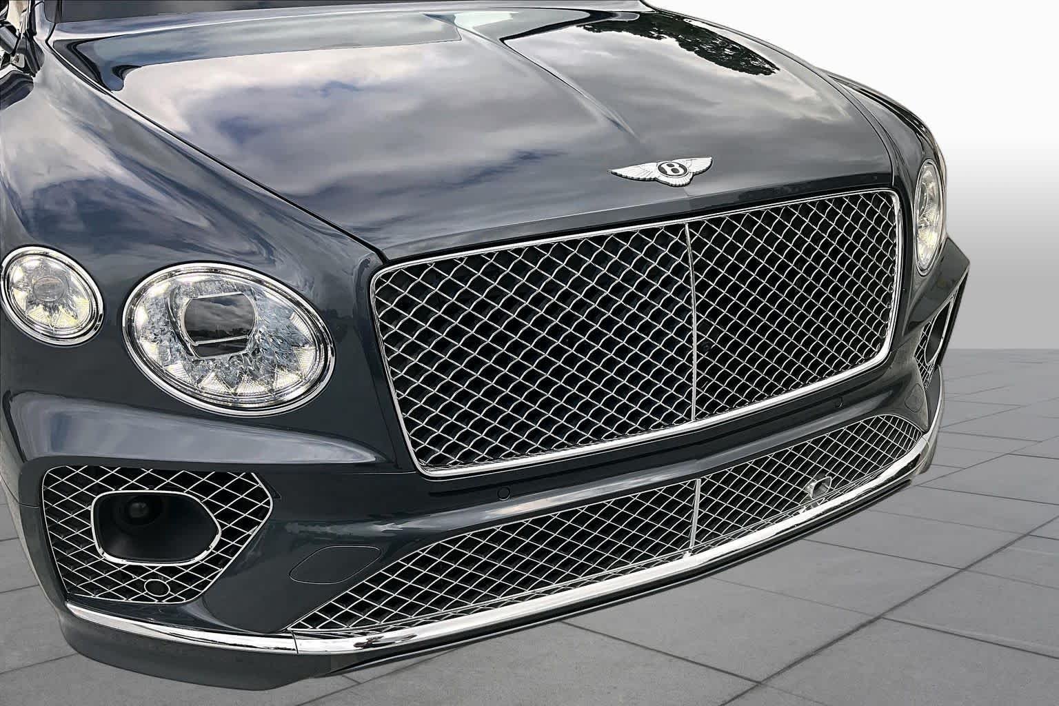 Used 2022 Black Sapphire Metallic Bentley V8 image 29