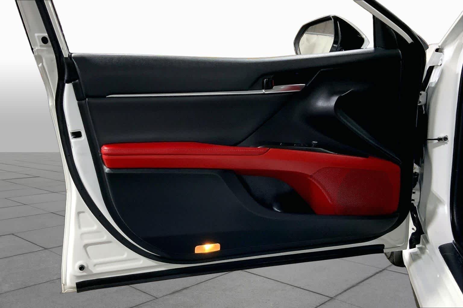 Used 2021 Wind Chill Pearl Toyota XSE image 22