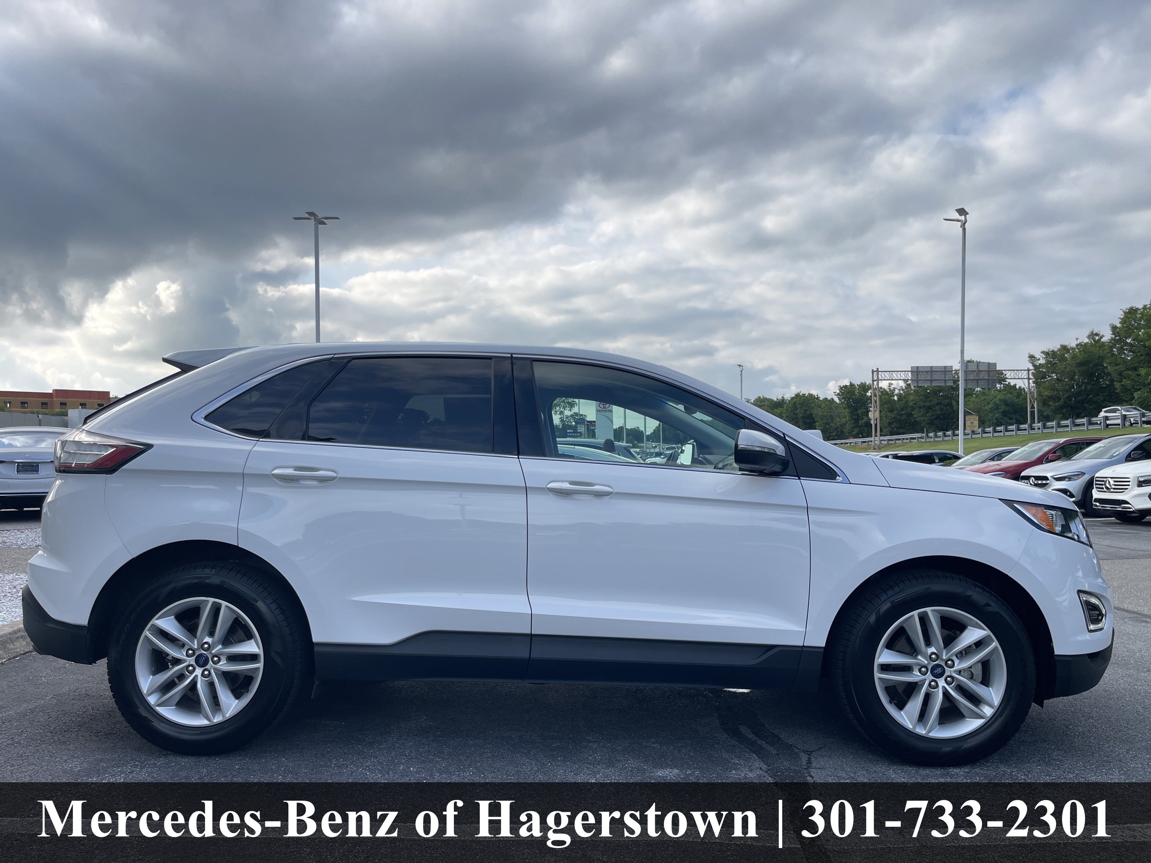 Used 2018 Oxford White Ford SEL FWD image 34