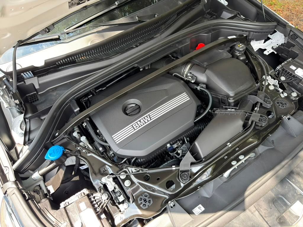 New 2026 White BMW xDrive28i image 25