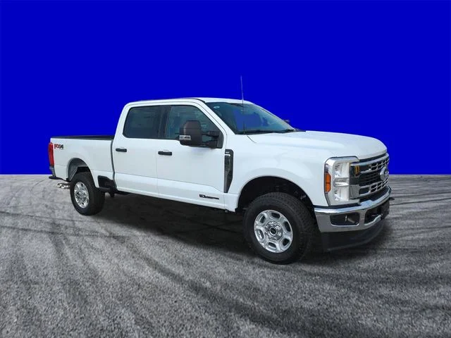 New 2026 White Ford XLT image 2