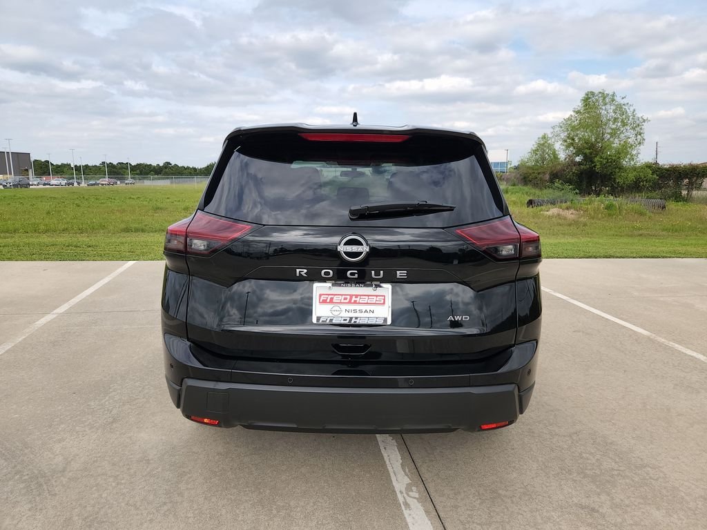 Used 2025 Black Nissan SV image 6