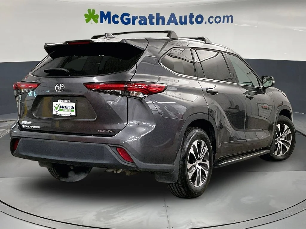 Used 2022 Gray Toyota XLE image 16
