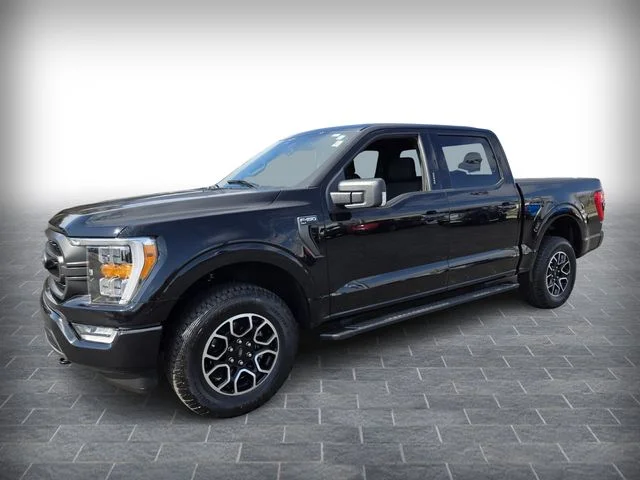 Used 2023 Black Ford XLT image 3
