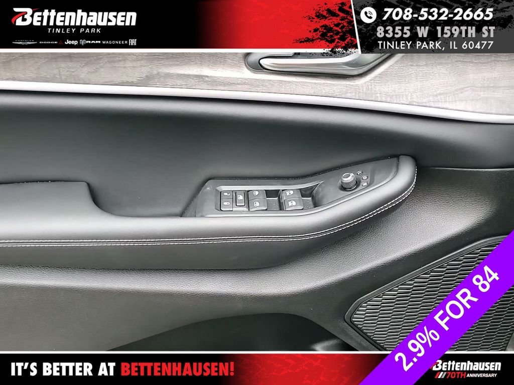 New 2026 Baltic Gray Metallic Clear-Coat Exterior Paint Jeep Altitude image 12