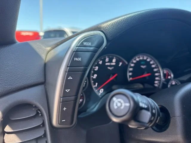 Used 2005 Arctic White Chevrolet Base image 19