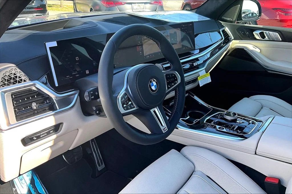 New 2026 BMW X7 M60i 4D Sport Utility