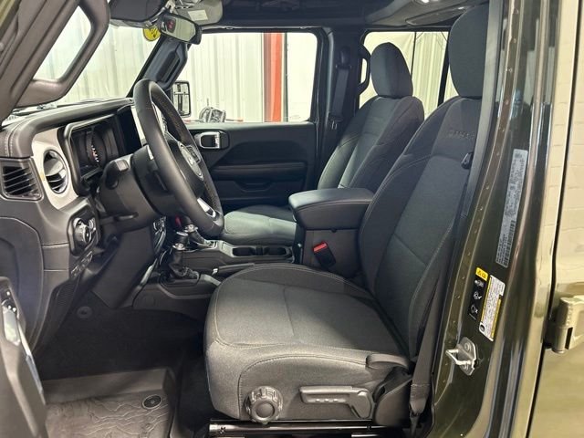 2024 Jeep Wrangler 4-Door Sahara - Photo 13