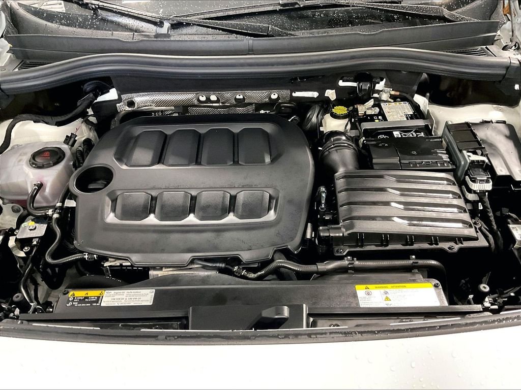 Used 2025  Volkswagen 2.0T SE R-Line Black image 30