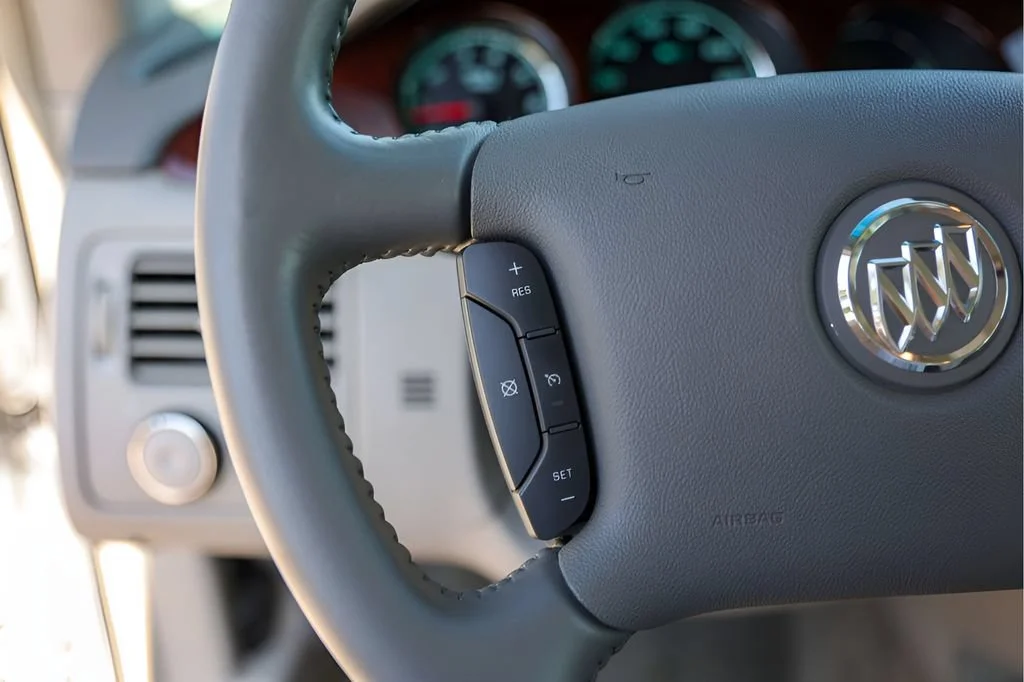Used 2011 QUICKSILVER METALLIC Buick CX image 14