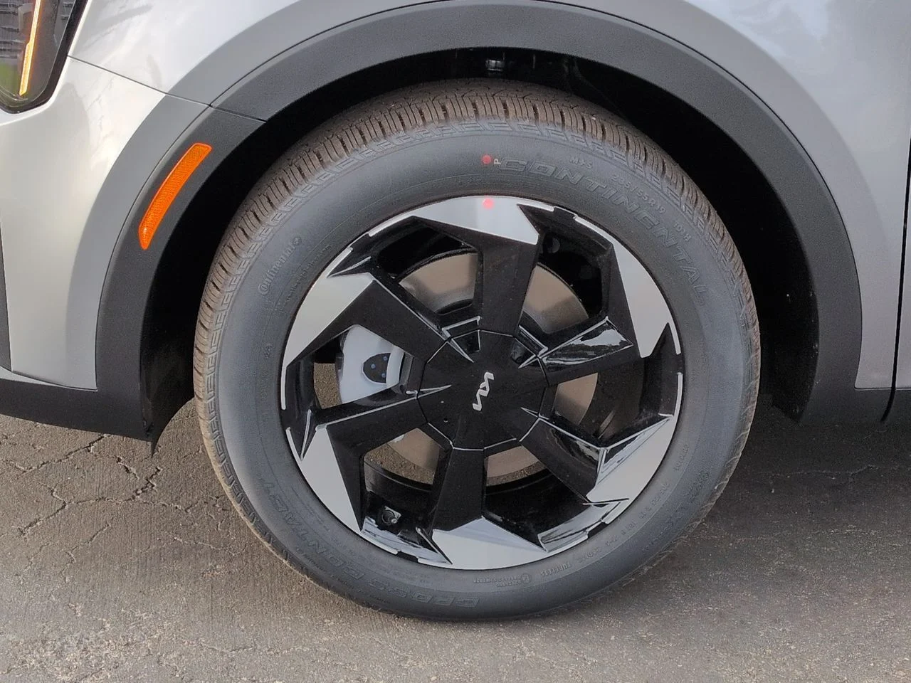 New 2026 Steel Gray Kia EX image 34