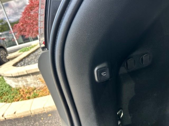 Used 2023 Gray Jeep Altitude image 46