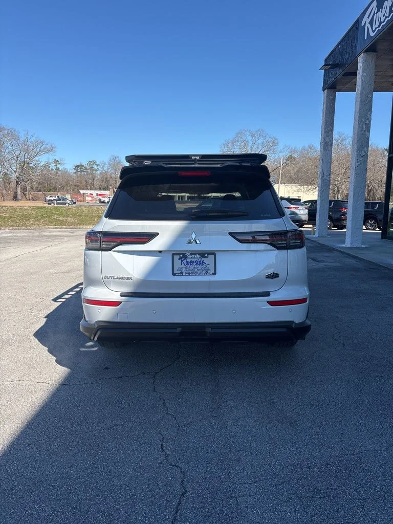 New 2026 White Mitsubishi Trail Edition image 3