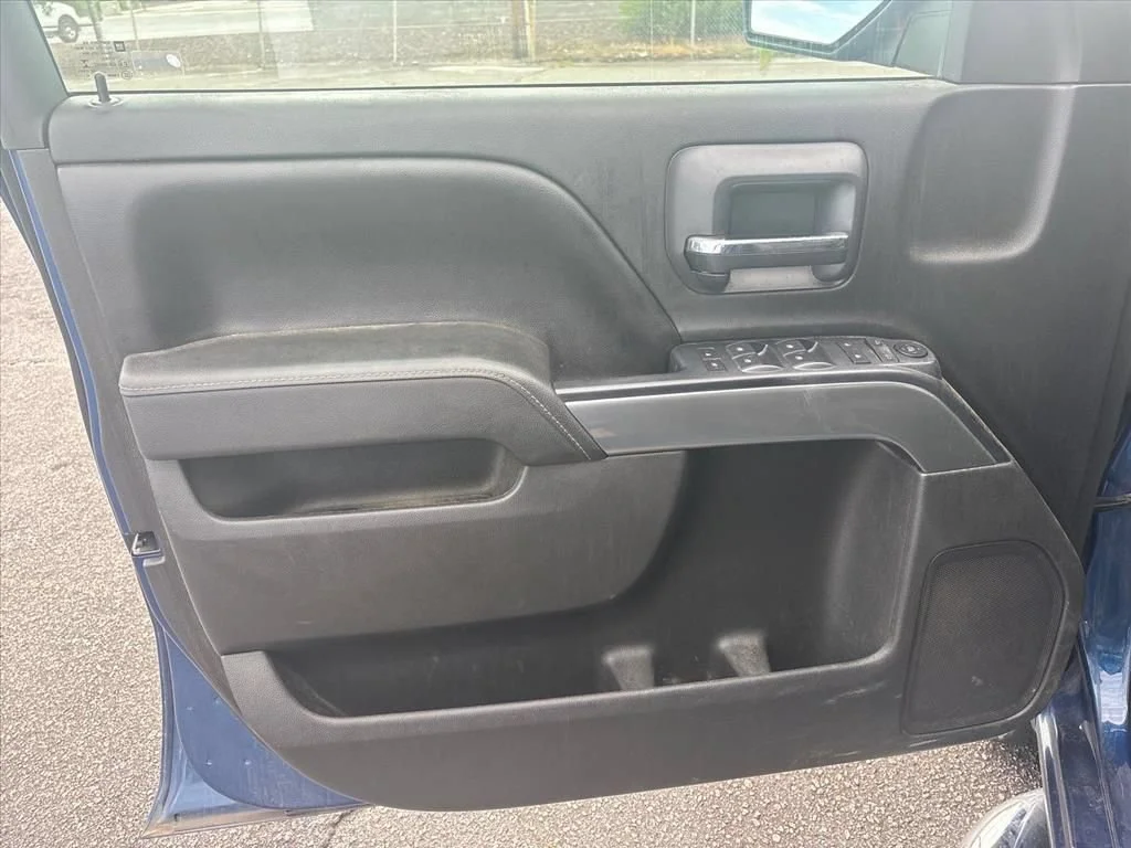 Used 2015 DEEP OCEAN BLUE METALLIC Chevrolet LT image 20